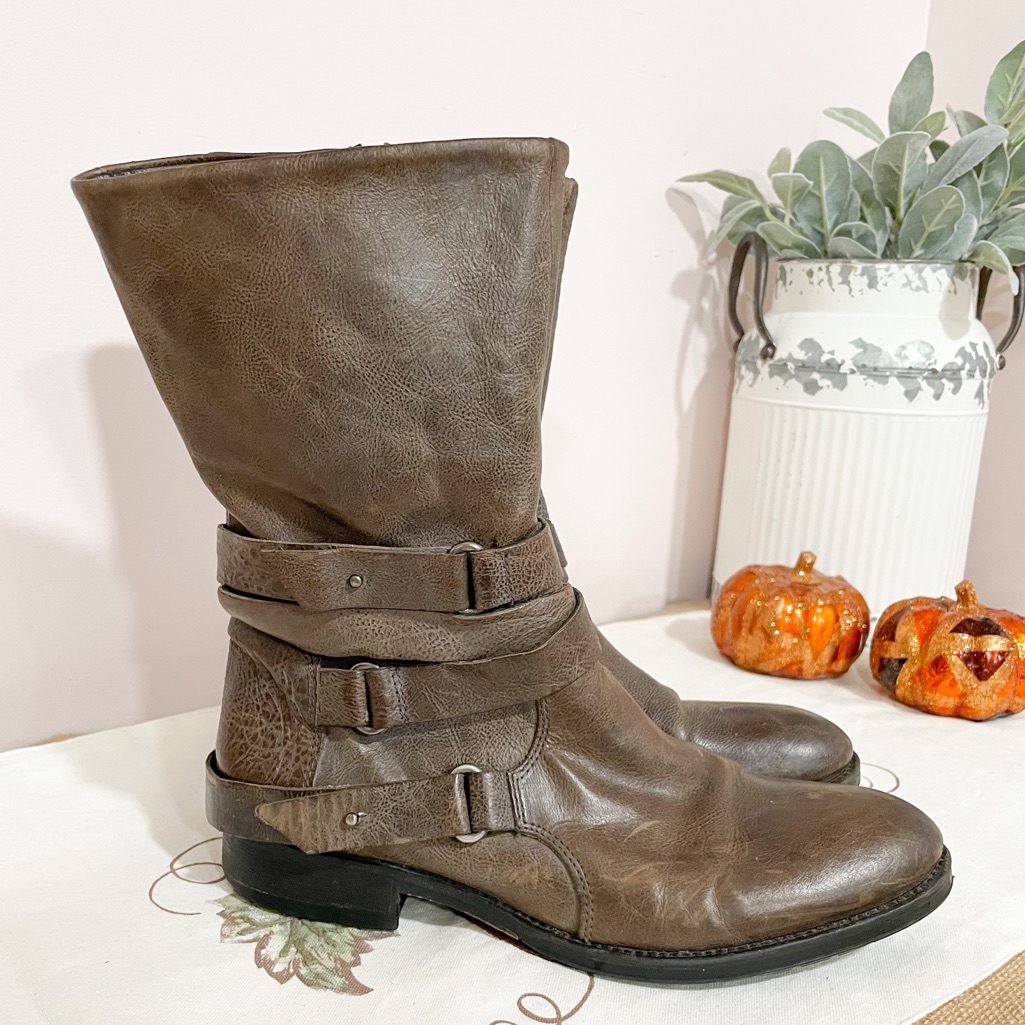 Vera Wang Kipp Leather Motto Taupe Boots Sz 8.5